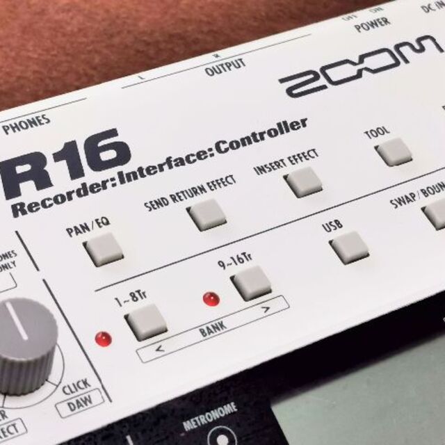ZOOM R16「MTRに加え野外などの簡単なライブ現場でも活躍