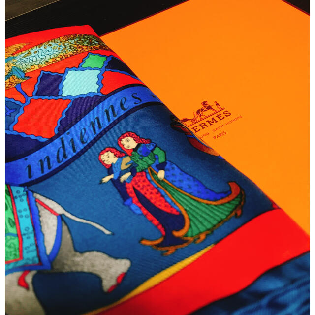 Hermes(エルメス)のHERMES カレ90 Fantaisies Indiennes 眩惑のインド レディースのファッション小物(バンダナ/スカーフ)の商品写真
