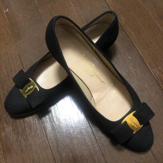 サルヴァトーレフェラガモ(Salvatore Ferragamo)のサルバトーレフェラガモの靴　VARAシルク　23.5㎝(ハイヒール/パンプス)