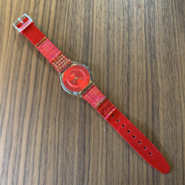 swatch(スウォッチ)のSwatch  赤　時計 レディースのファッション小物(腕時計)の商品写真