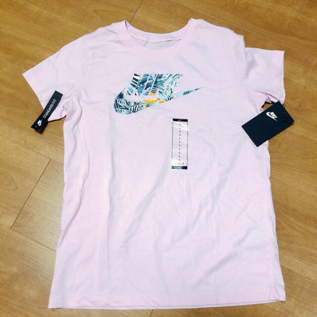 NIKE(ナイキ)のNIKE Tシャツ★夏におしゃれ キッズ/ベビー/マタニティのキッズ服女の子用(90cm~)(Tシャツ/カットソー)の商品写真