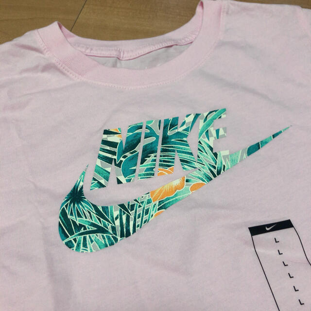 NIKE(ナイキ)のNIKE Tシャツ★夏におしゃれ キッズ/ベビー/マタニティのキッズ服女の子用(90cm~)(Tシャツ/カットソー)の商品写真