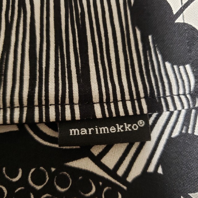 marimekko(マリメッコ)のタグ付き マリメッコ ランチョンマット 2枚セット インテリア/住まい/日用品のキッチン/食器(テーブル用品)の商品写真