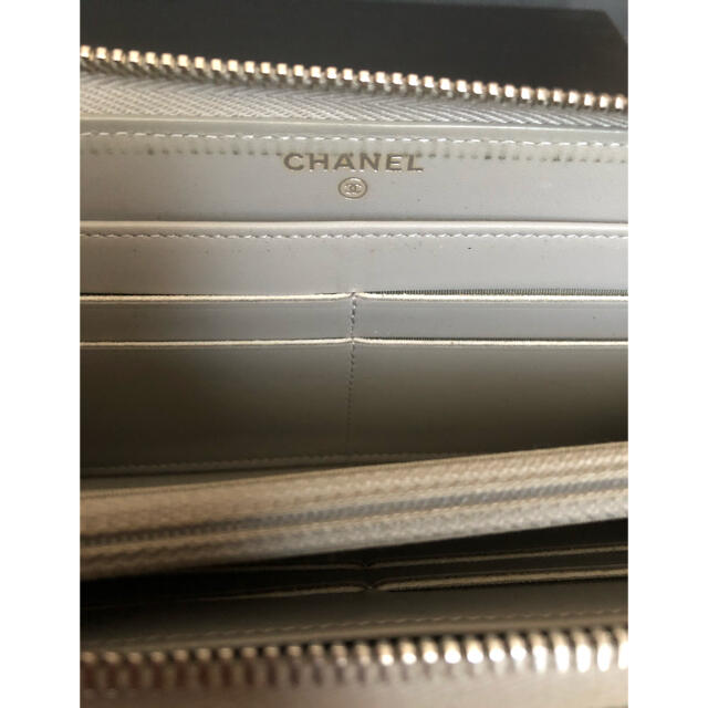 CHANEL 長財布　シルバー　エナメル