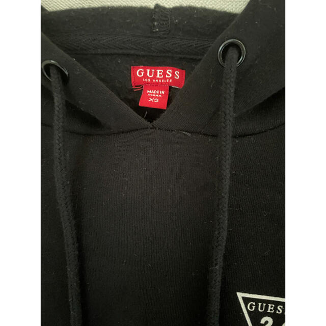 GUESS(ゲス)のGUESS パーカー ショート丈 WOMEN レディースのトップス(パーカー)の商品写真