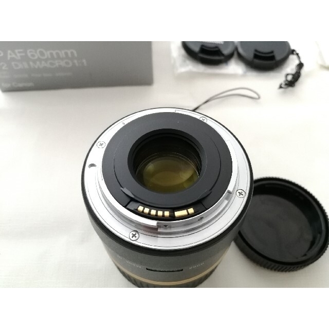 TAMRON(タムロン)のTAMRON 単焦点マクロレンズ SP AF60mm キヤノン用 APS-C専用 スマホ/家電/カメラのカメラ(レンズ(単焦点))の商品写真