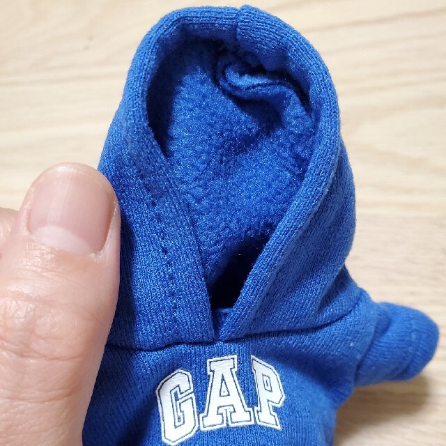 GAP(ギャップ)のGAP ブラナンベアマスコット本体+カプセルトイパーカーBlueセット　 エンタメ/ホビーのおもちゃ/ぬいぐるみ(ぬいぐるみ)の商品写真