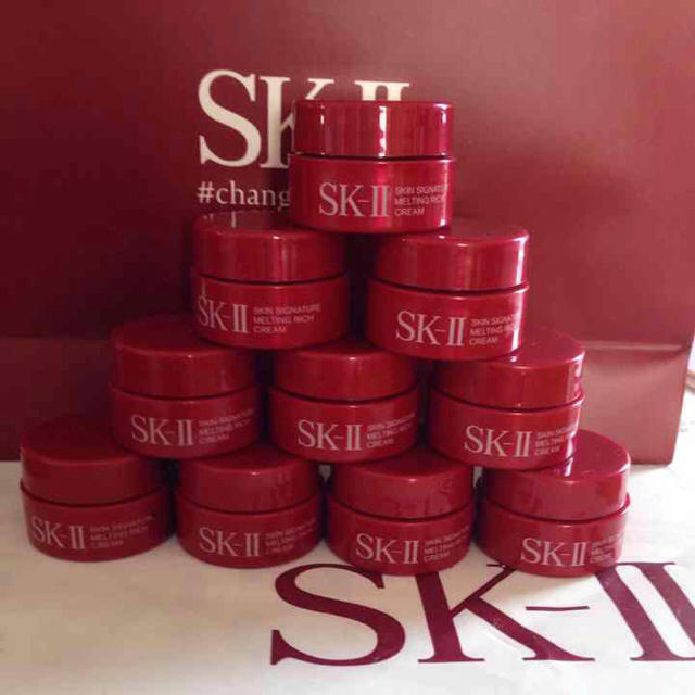 SK-II(エスケーツー)のSK2 スキン シグネチャー メルティング リッチ クリーム 25g  コスメ/美容のスキンケア/基礎化粧品(アイケア/アイクリーム)の商品写真