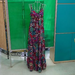 フォーエバートゥエンティーワン(FOREVER 21)の[美品]FOREVER21 夏に気持ち良い♪綿の花柄 ロングワンピース[マキシ](ロングワンピース/マキシワンピース)