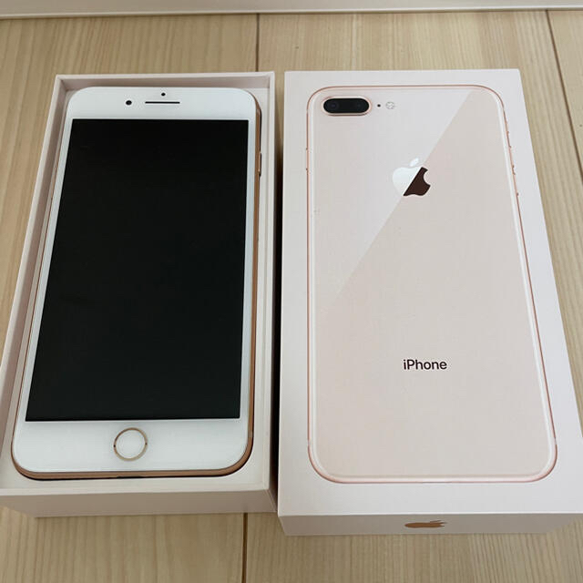 iPhone(アイフォーン)のiPhone 8 Plus  Gold 64 GB スマホ/家電/カメラのスマートフォン/携帯電話(スマートフォン本体)の商品写真