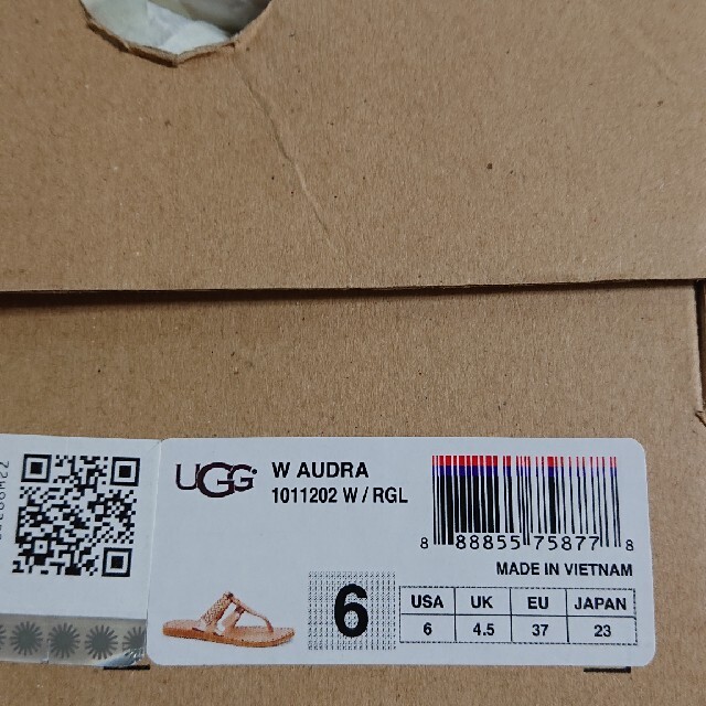 UGG(アグ)の【新品未使用】UGG W AUDRA サンダル US6 訳アリの為破格 レディースの靴/シューズ(サンダル)の商品写真