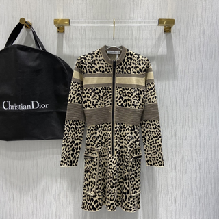 Dior Dior ワンピースの通販 By 在庫確認をするため 購入前に連絡ください ディオールならラクマ