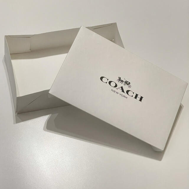 COACH(コーチ)のCOACH コーチ ギフトボックス 1箱 インテリア/住まい/日用品のオフィス用品(ラッピング/包装)の商品写真