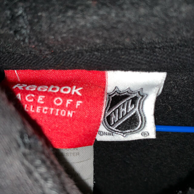 Reebok(リーボック)の【希少】【早い物勝ち】Chicago Blackhawks Reebokパーカー メンズのトップス(パーカー)の商品写真