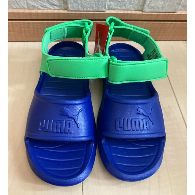 PUMA(プーマ)のプーマ　キッズ ダイブキャット V2 インジェックス PS サンダル 19cm キッズ/ベビー/マタニティのキッズ靴/シューズ(15cm~)(サンダル)の商品写真
