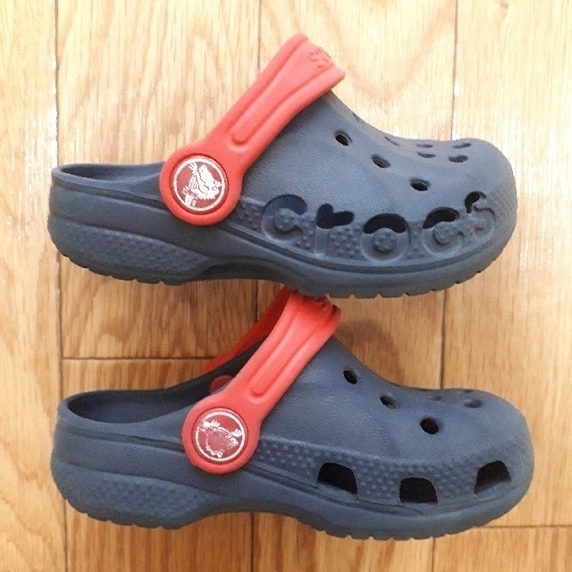 crocs(クロックス)のクロックス サンダル キッズ 14cm～15cm キッズ/ベビー/マタニティのベビー靴/シューズ(~14cm)(サンダル)の商品写真