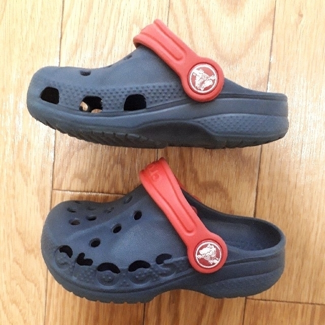crocs(クロックス)のクロックス サンダル キッズ 14cm～15cm キッズ/ベビー/マタニティのベビー靴/シューズ(~14cm)(サンダル)の商品写真