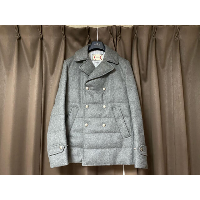 MONCLER(モンクレール)の極美品　モンクレール　ガムブルー　定価327,600円 メンズのジャケット/アウター(ダウンジャケット)の商品写真