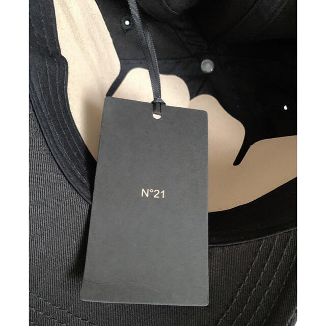 N°21(ヌメロヴェントゥーノ)の【新作】ヌメロヴェントゥーノ　ロゴ　キャップ　56センチ　男性もOK レディースの帽子(キャップ)の商品写真
