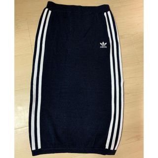 アディダス(adidas)の〖まっきい様専用 〗adidas タイトスカート(ひざ丈スカート)