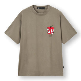 アンダーカバー(UNDERCOVER)の新品！UNDERCOVER GU Disney Apple Tee Brown(Tシャツ/カットソー(半袖/袖なし))