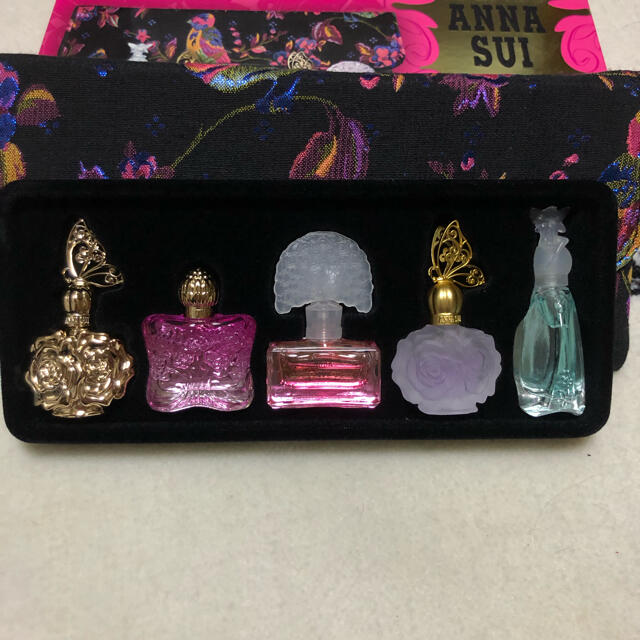 ANNASUI アナスイ　香水　ミニチュアコレクション　ポーチセット コスメ/美容の香水(香水(女性用))の商品写真