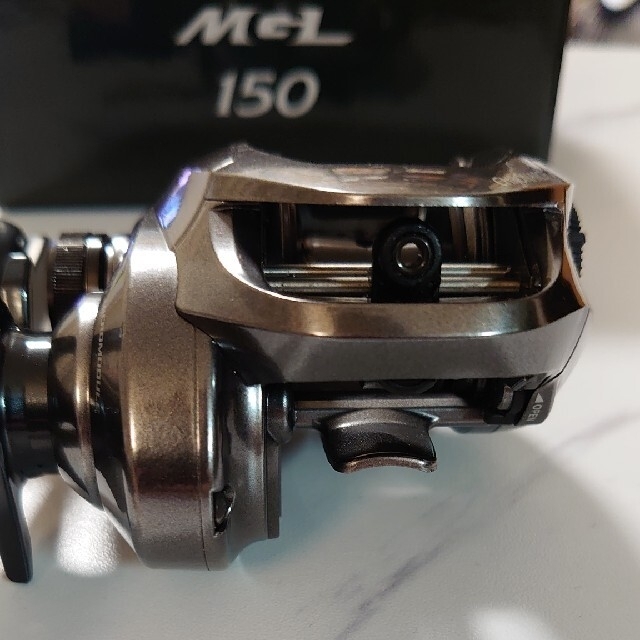 SHIMANO(シマノ)の(再値下げ)シマノ クロナークMGL150 スポーツ/アウトドアのフィッシング(リール)の商品写真