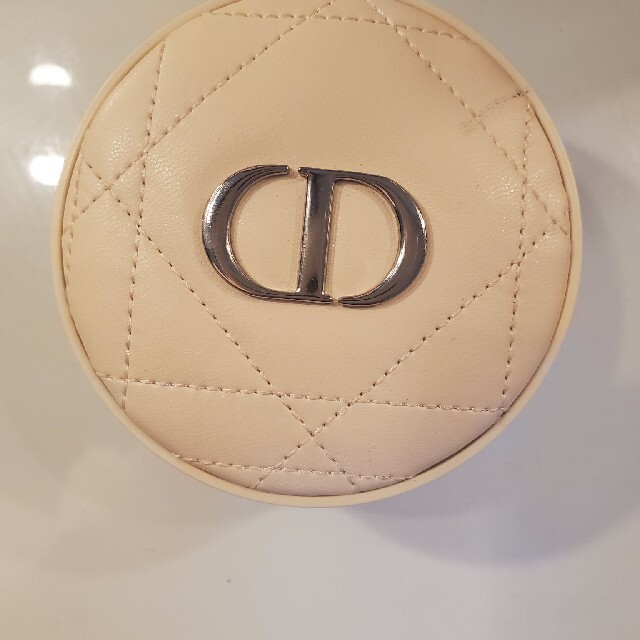 Christian Dior(クリスチャンディオール)のディオール スキン フォーエヴァー クッション パウダー ラベンダー コスメ/美容のベースメイク/化粧品(フェイスパウダー)の商品写真