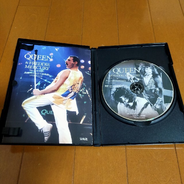 QUEEN　DVD　片面105分　フレディ・マーキュリー エンタメ/ホビーのDVD/ブルーレイ(ドキュメンタリー)の商品写真