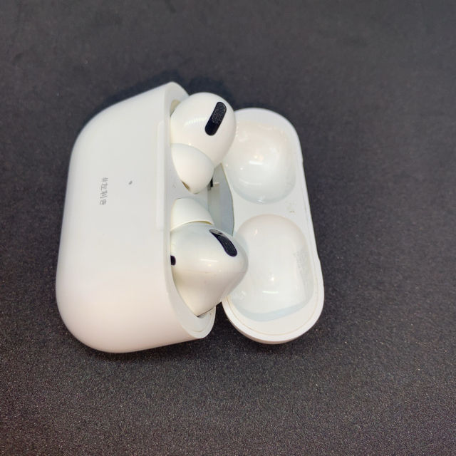 Apple(アップル)のBox No.3−78 Apple 正規品 AirPods pro エアーポッド スマホ/家電/カメラのオーディオ機器(ヘッドフォン/イヤフォン)の商品写真