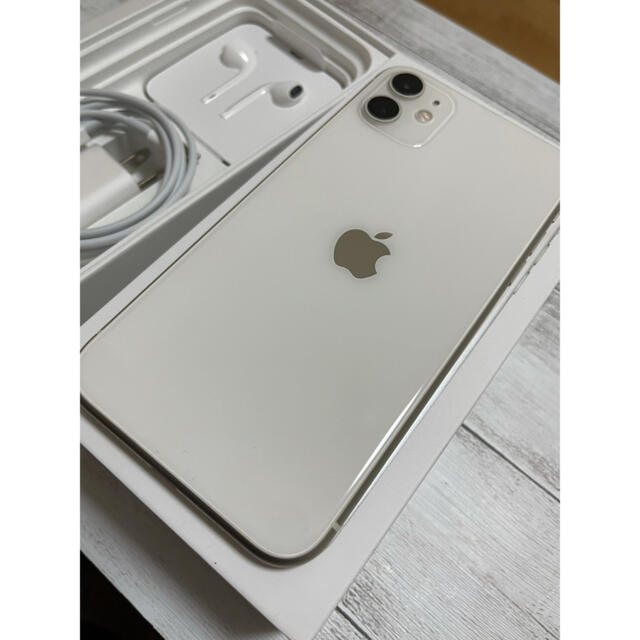 iPhone(アイフォーン)のるりるり様専用【93%】iPhone 11 128 GB SIMフリー本体 スマホ/家電/カメラのスマートフォン/携帯電話(スマートフォン本体)の商品写真