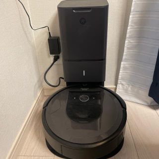 アイロボット(iRobot)の i755060 [ロボット掃除機 Roomba（ルンバ）i7＋ チャコール](掃除機)