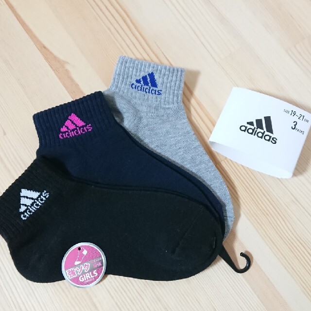 adidas(アディダス)のadidas アディダス キッズ ガールズ ソックス 3足セット 19～21cm キッズ/ベビー/マタニティのこども用ファッション小物(靴下/タイツ)の商品写真