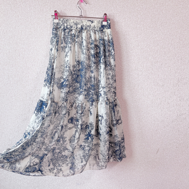 moussy(マウジー)のトワルドジュイ フランス 貴族 柄 ファーム アニマル 花 ネイビー ロング レディースのスカート(ロングスカート)の商品写真