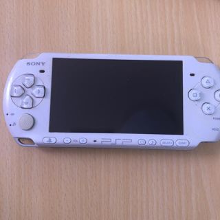 ソニー(SONY)のPSP ホワイト(携帯用ゲーム機本体)