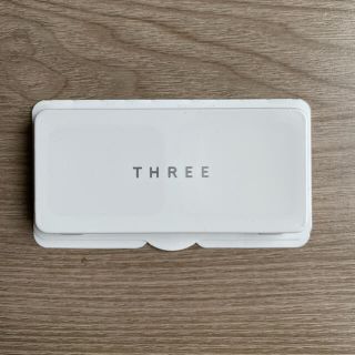 スリー(THREE)のTHREE     パウダーファンデーション　サンプル(ファンデーション)