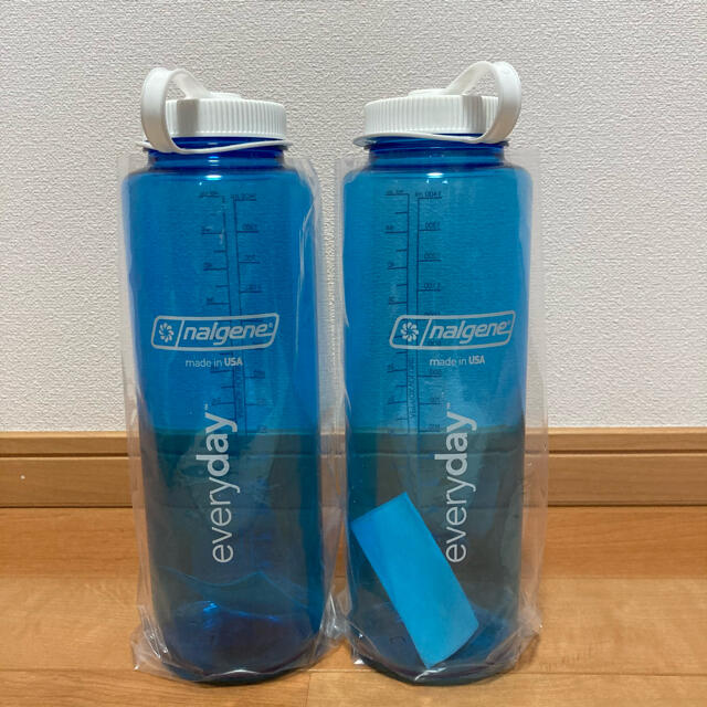 Nalgene(ナルゲン)の【未使用品】ナルゲンボトル 1.5ℓ 2本 nalgene 小傷 フィルムカス有 スポーツ/アウトドアのスポーツ/アウトドア その他(その他)の商品写真