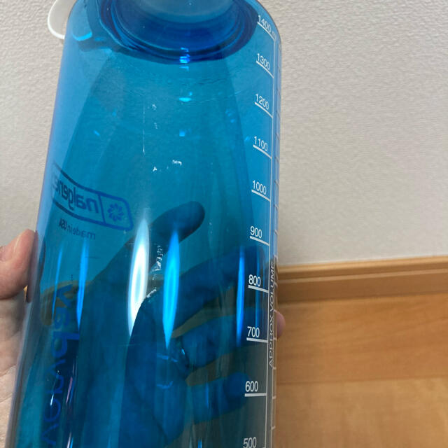 Nalgene(ナルゲン)の【未使用品】ナルゲンボトル 1.5ℓ 2本 nalgene 小傷 フィルムカス有 スポーツ/アウトドアのスポーツ/アウトドア その他(その他)の商品写真