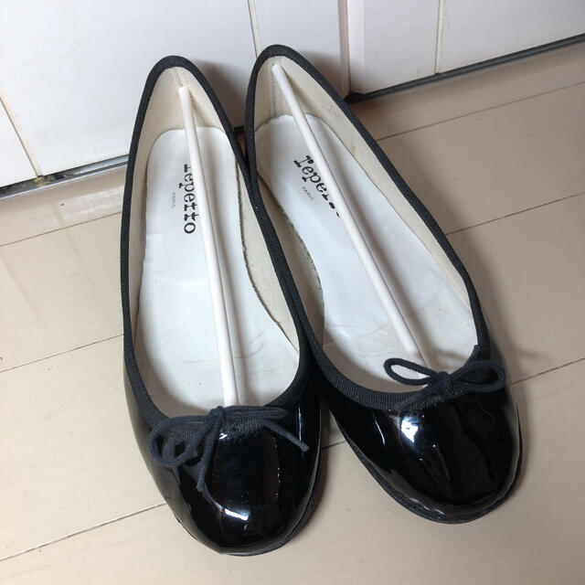 repetto(レペット)のレペットエナメルブラック39 レディースの靴/シューズ(バレエシューズ)の商品写真