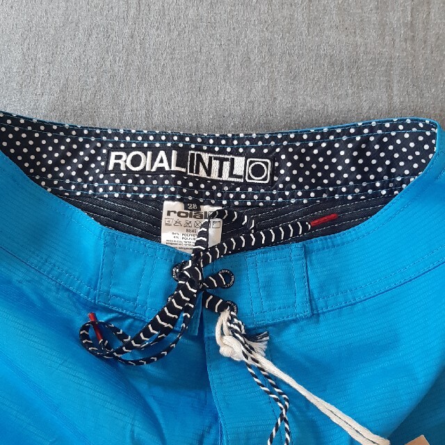 roial(ロイヤル)の最終値下げroial 新品　サーフパンツ　28インチ メンズの水着/浴衣(水着)の商品写真