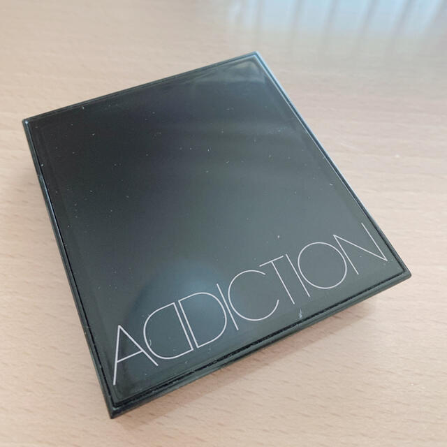 ADDICTION(アディクション)のアディクション　レディトゥウェアアイパレット06 コスメ/美容のベースメイク/化粧品(アイシャドウ)の商品写真