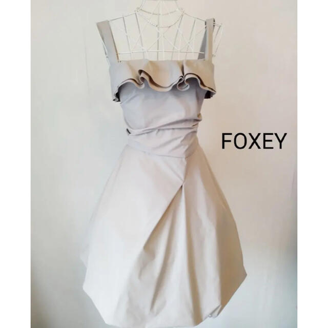 美品　FOXEY　フォクシー　シルク100%ワンピース　結婚式　列席