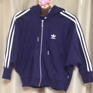 アディダス(adidas)のadidasドルマンパーカー(パーカー)