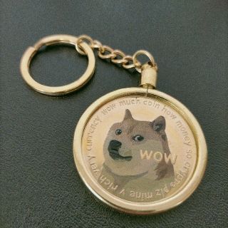 DOGEコイン　キーホルダー付(金属工芸)