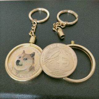 【2枚】dogecoin/ドージコイン　キーホルダー付(金属工芸)