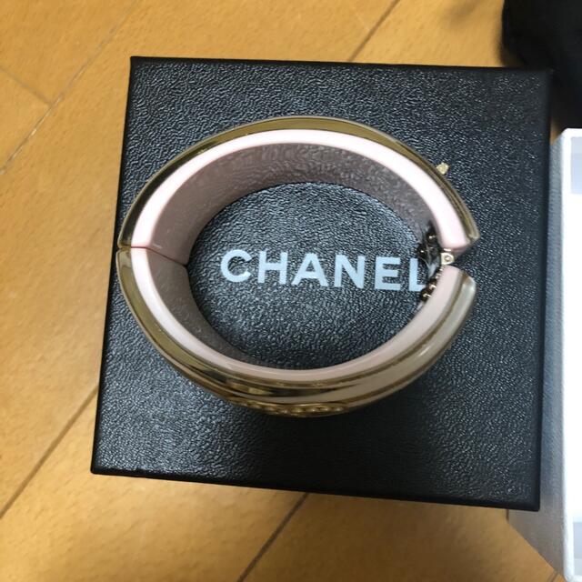 CHANEL(シャネル)のシャネル　バングル　ブレスレット レディースのアクセサリー(ブレスレット/バングル)の商品写真