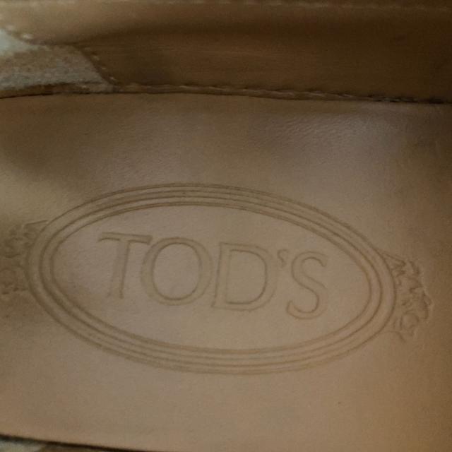 TOD'S(トッズ)のトッズ ローファー 36 1/2 レディース美品  レディースの靴/シューズ(ローファー/革靴)の商品写真