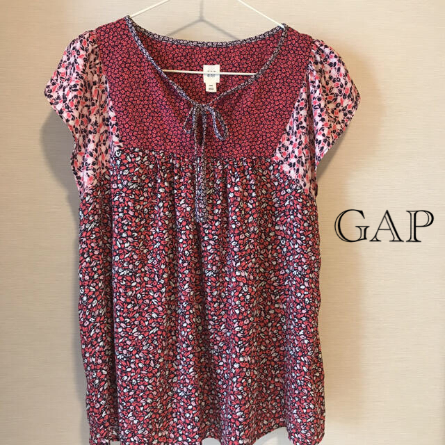 GAP(ギャップ)のりんご様専用/ GAP レディースブラウス レディースのトップス(シャツ/ブラウス(半袖/袖なし))の商品写真