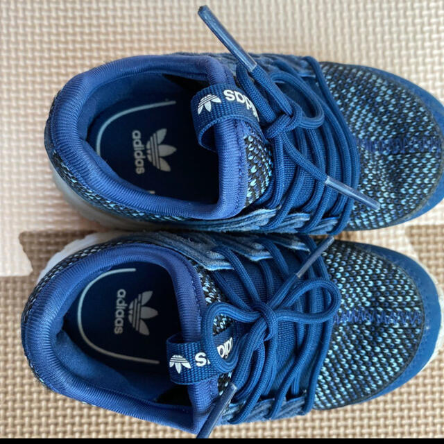 adidas(アディダス)のadidas スニーカー　13.5cm キッズ/ベビー/マタニティのベビー靴/シューズ(~14cm)(スニーカー)の商品写真