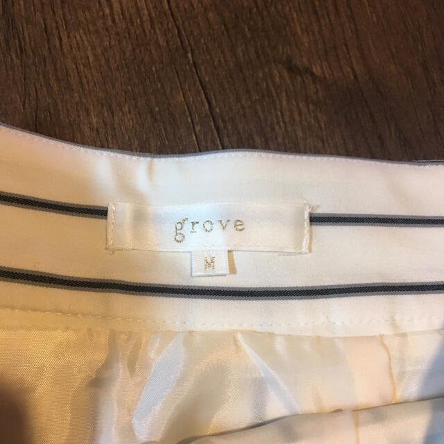 grove(グローブ)の新品 タグ付き タイトスカート グローブ grove ストライプ 春 夏 レディースのスカート(ひざ丈スカート)の商品写真